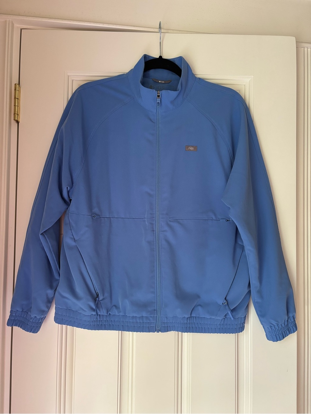 Figs Women’s Medium Sydney Scrub Jacket in Ceil Blue